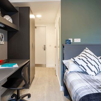 Classic En Suite - Image 1